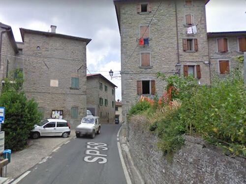 Un paesino, ma in due Regioni: "Impossibile anche fare la spesa"