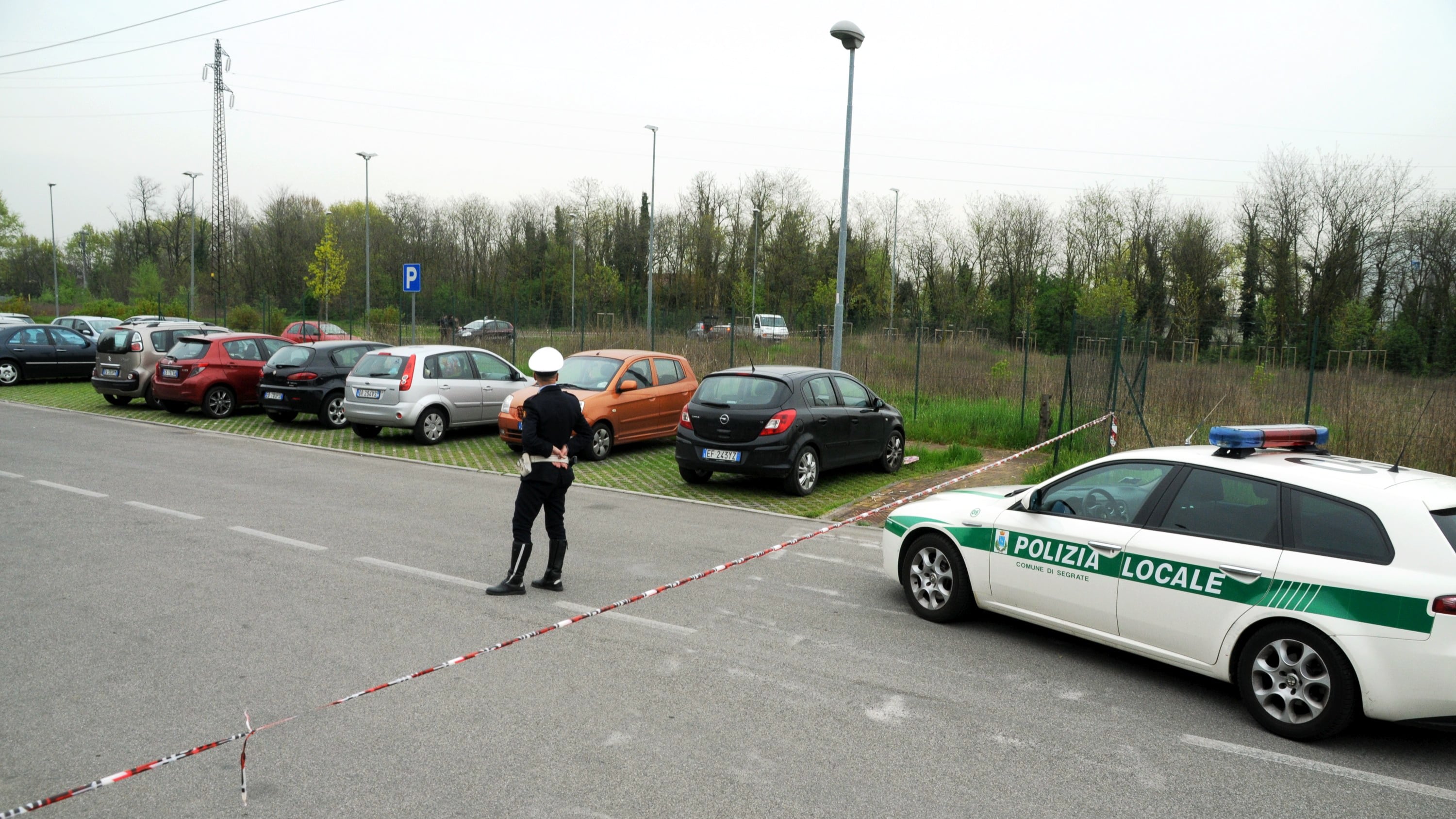 Lombardia, uccide un collega, torna a casa, ammazza la moglie e si toglie la vita