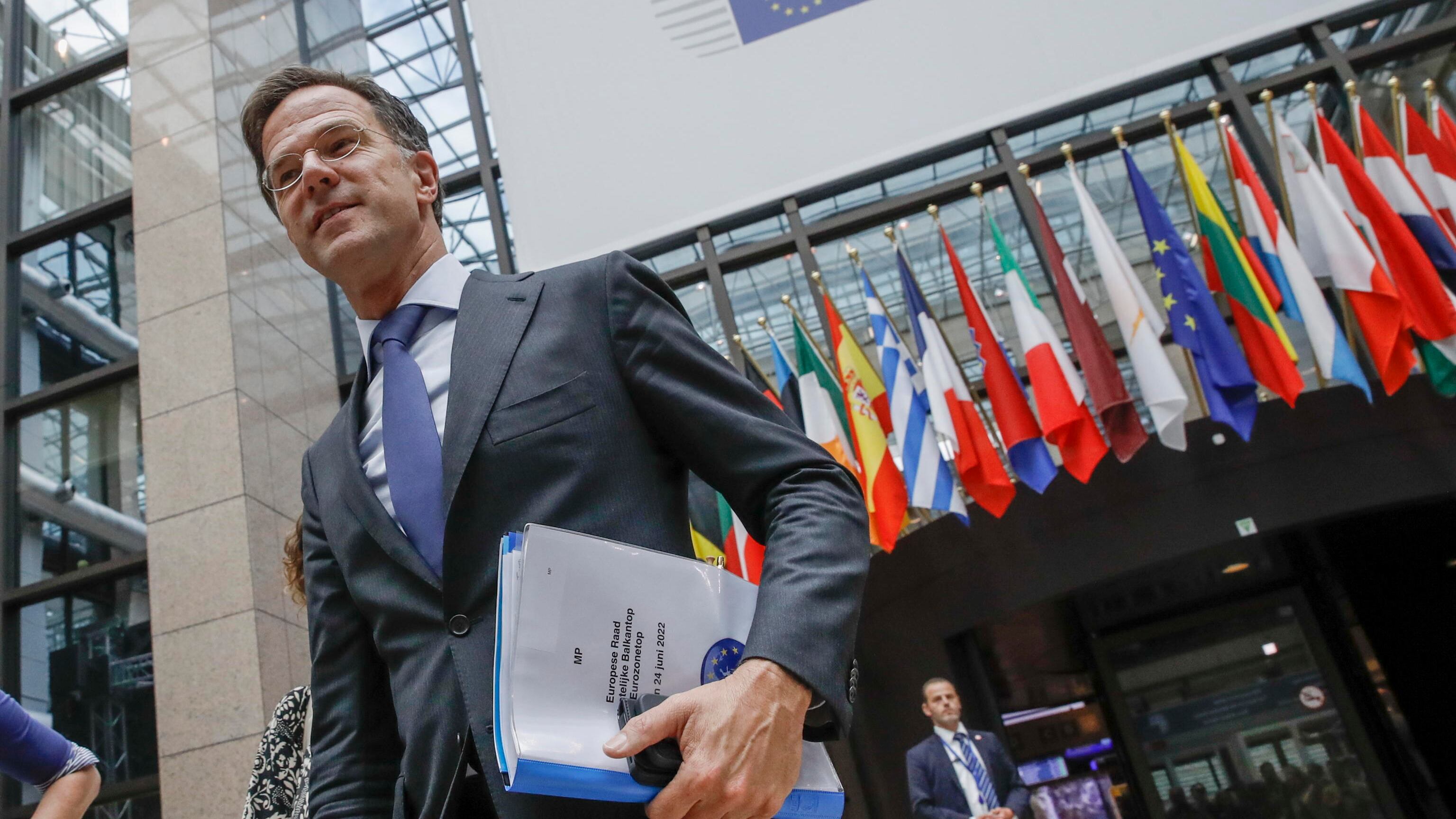 La caduta di Rutte: lascia la politica il falco con l'ossessione dell'Italia