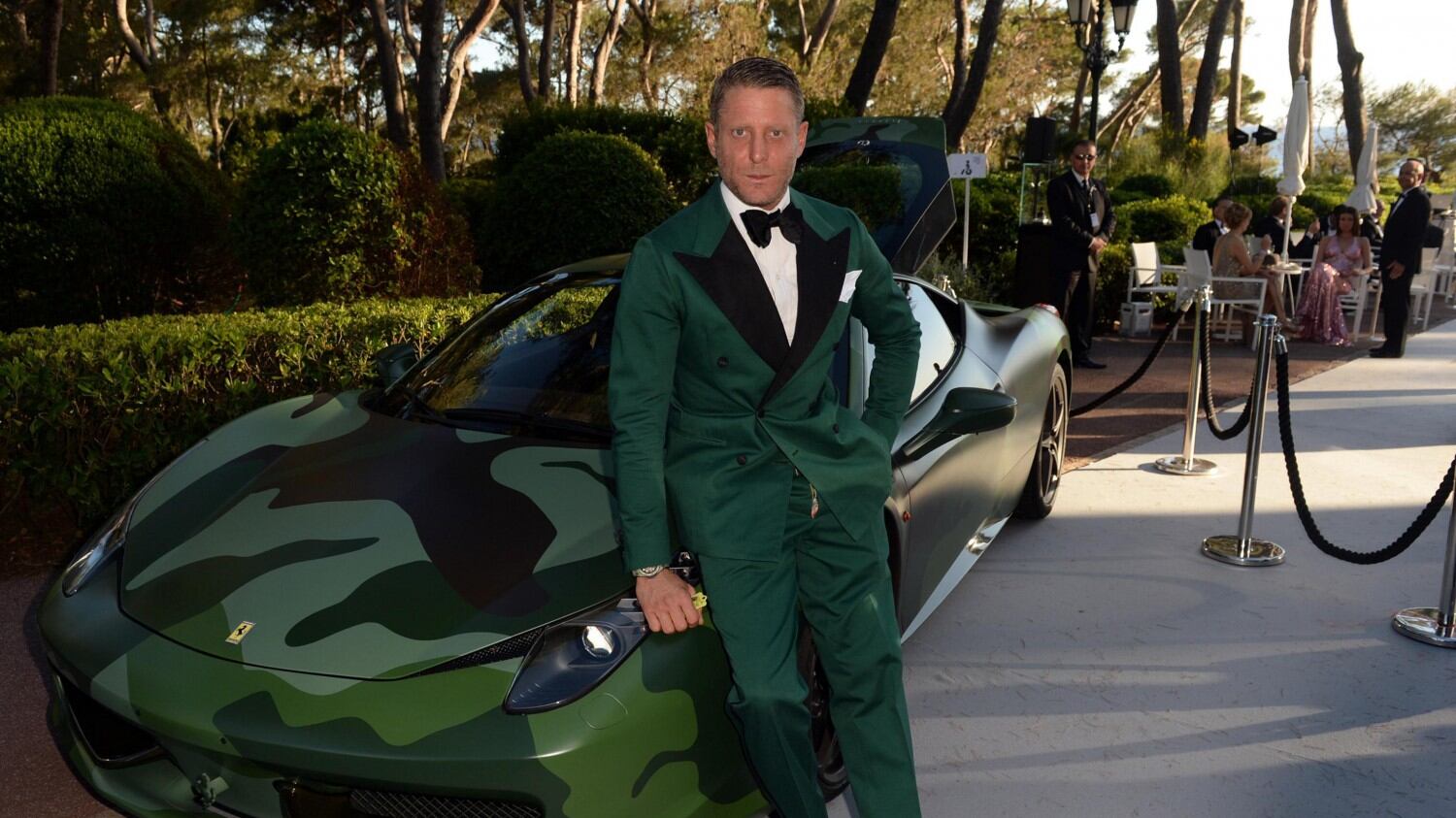 La Ferrari di Lapo all'asta per 1 milione