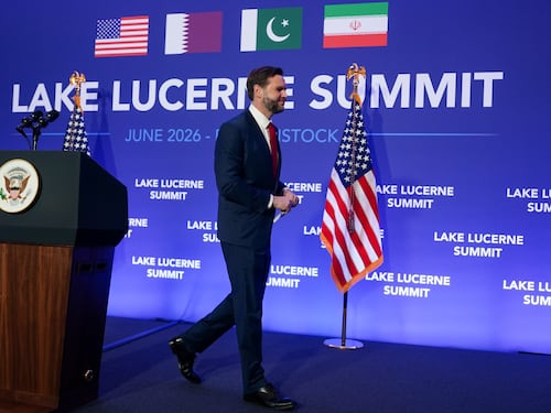 "Ok dell'Iran agli ispettori Aiea". Via libera al petrolio di Teheran
