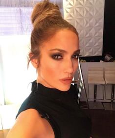 Jennifer Lopez, scollatura hot per World of Dance 14