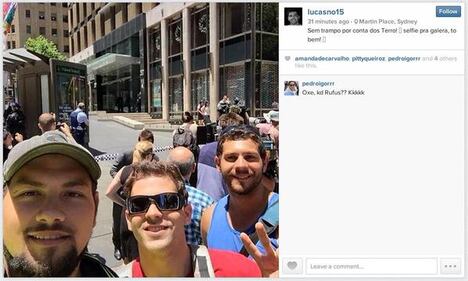 Sydney, i passanti si fanno i selfie davanti alla cioccolateria 5