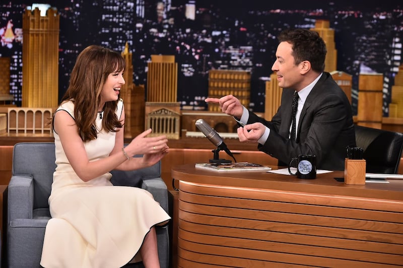 Dakota Johnson, sexy protagonista di 50 Sfumature 21