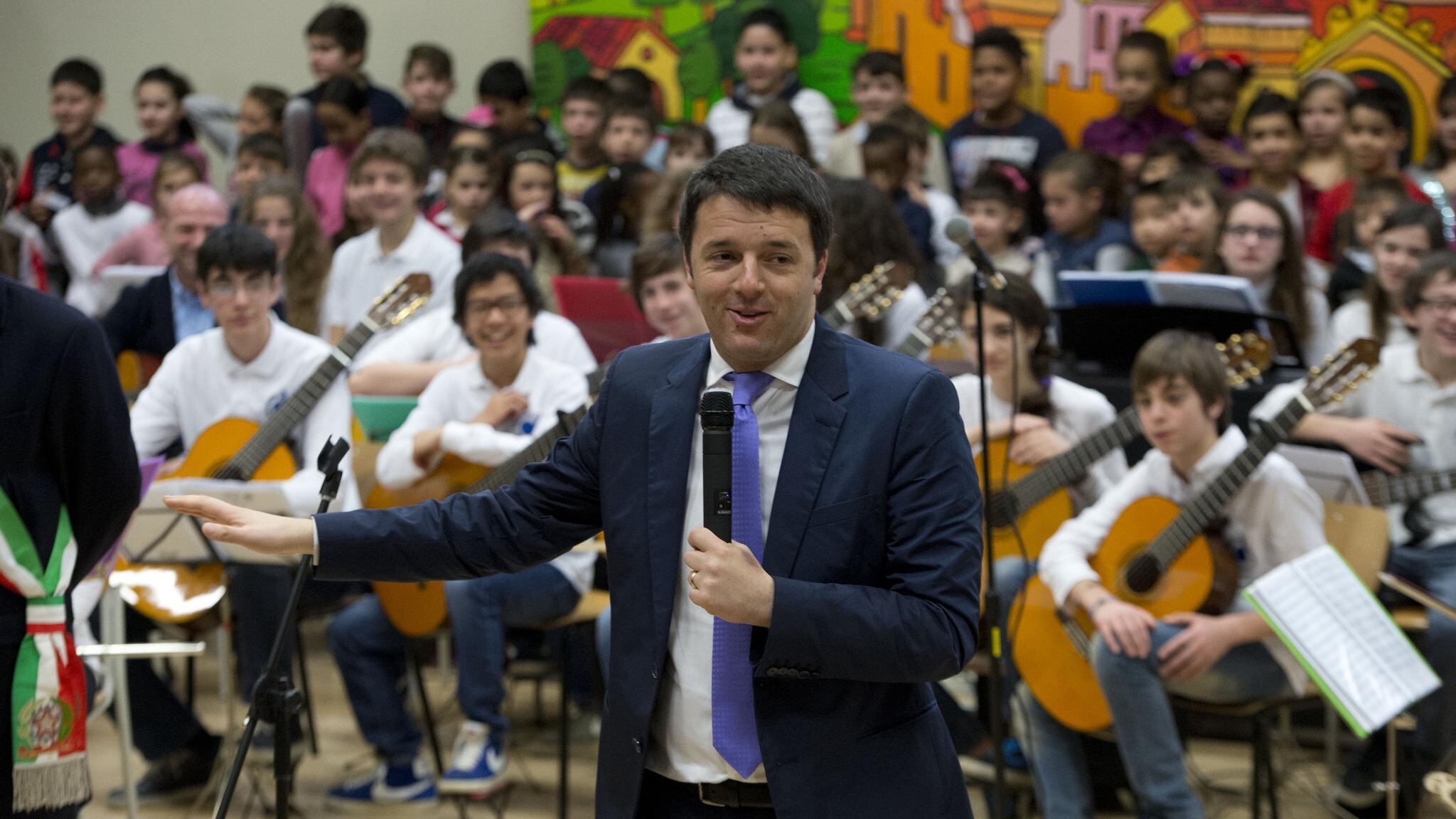 Su, forza Renzi e Forza Italia