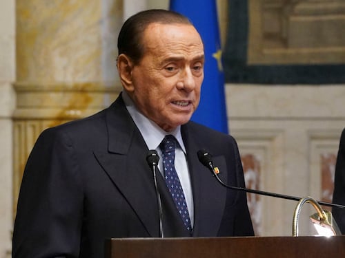 Meloni: accuse inesistenti. Silenzio da Schlein e Conte