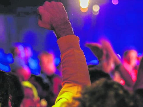 Bolzano, droga e violenta 16enne tenendola sequestrata ore: arrestato un 37enne