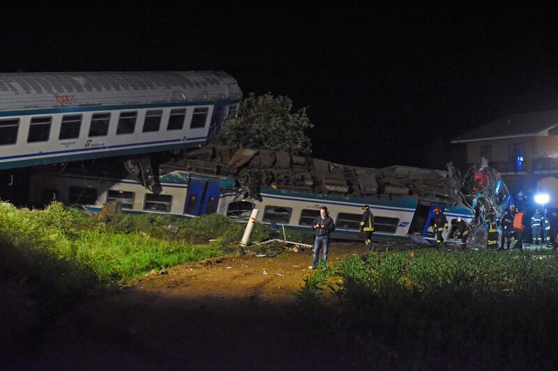 Treno contro un Tir nel Torinese