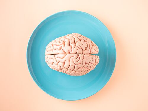 Over 60, i 7 cibi che fanno male al cervello