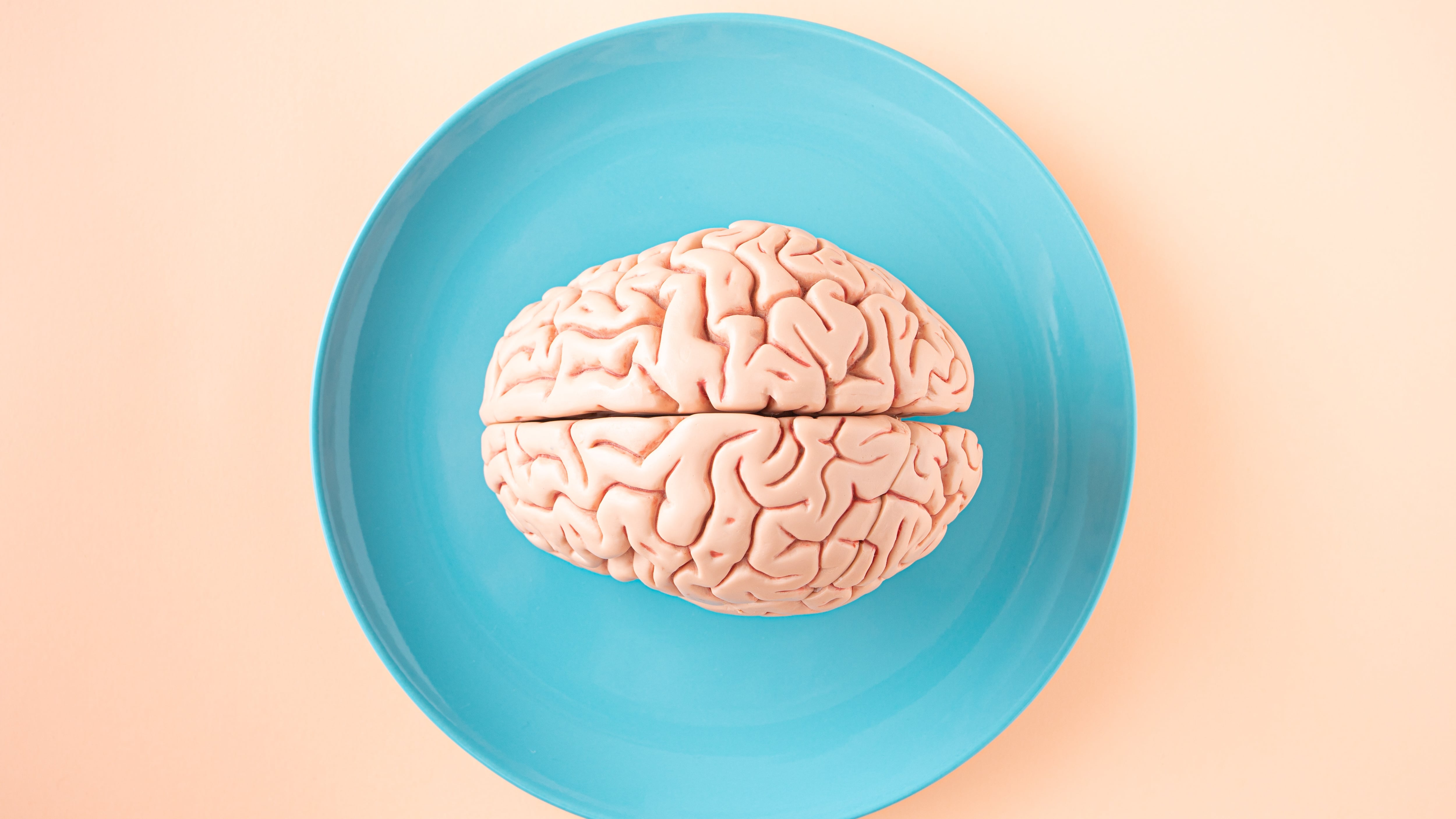 Over 60, i 7 cibi che fanno male al cervello
