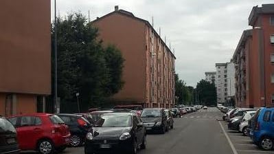 Patto tra i residenti di via Nikolajevka, i vigili lo sanno e non fanno multe