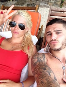 Icardi e Wanda Nara: tra tatuaggi, vacanze e caminetto, quando l'amore è twittato 1
