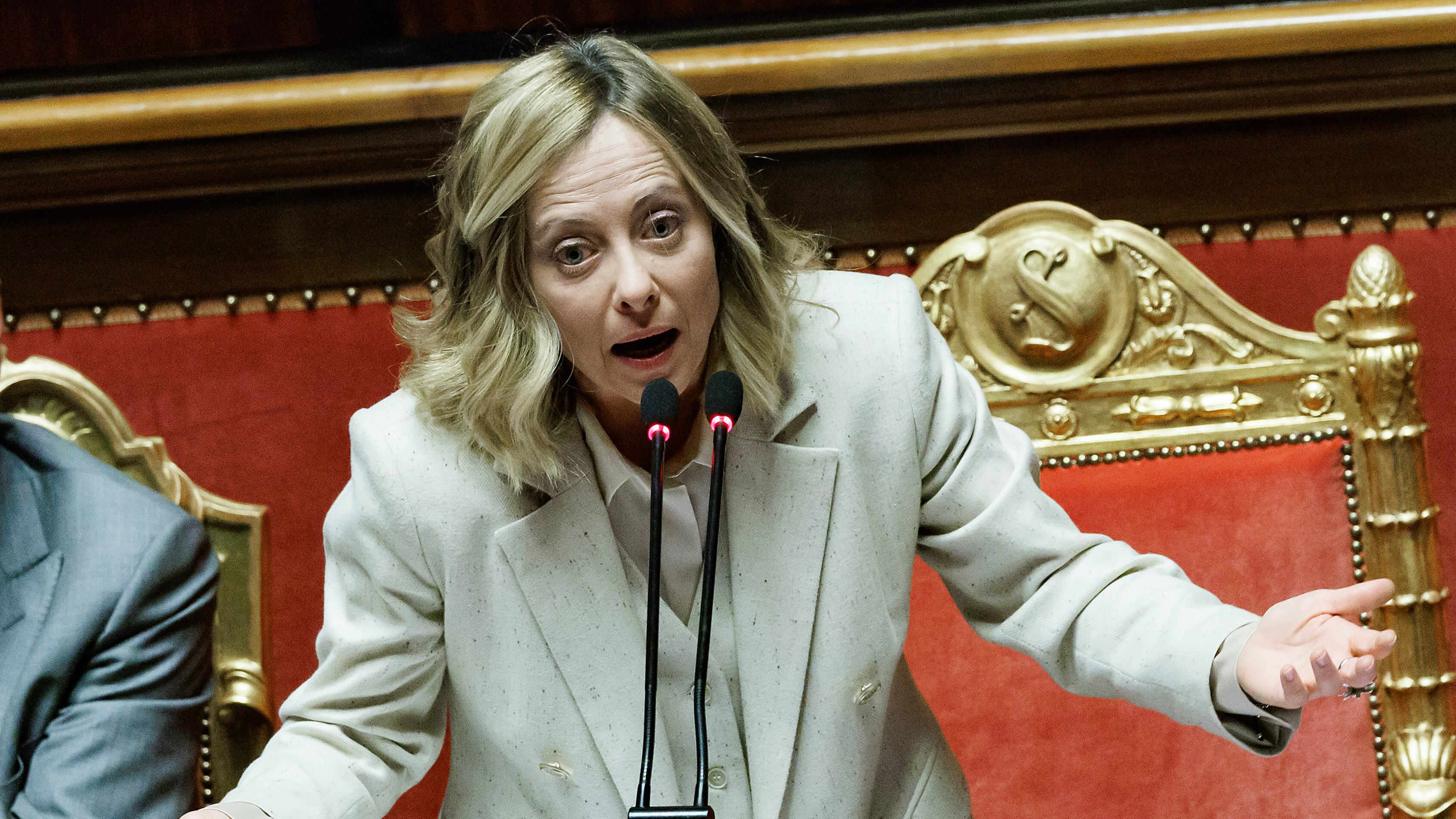 Fermare i trafficanti, garantendo i diritti di chi cerca asilo. Il piano di Meloni sui migranti