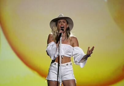 Billboard Music Awards 2017, i look più sexy 3
