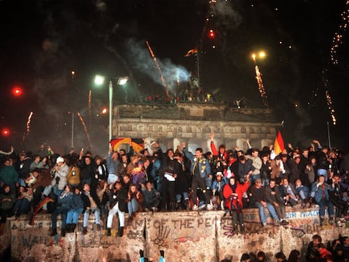 Berlusconi ricorda il crollo del Muro di Berlino
