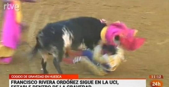 Toro incorna il matador 4