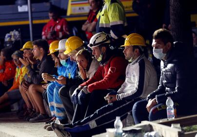 Terremoto, la prima notte degli sfollati tra freddo e paura 13