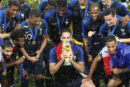 La Francia solleva la Coppa del Mondo: tutte le foto della festa  3