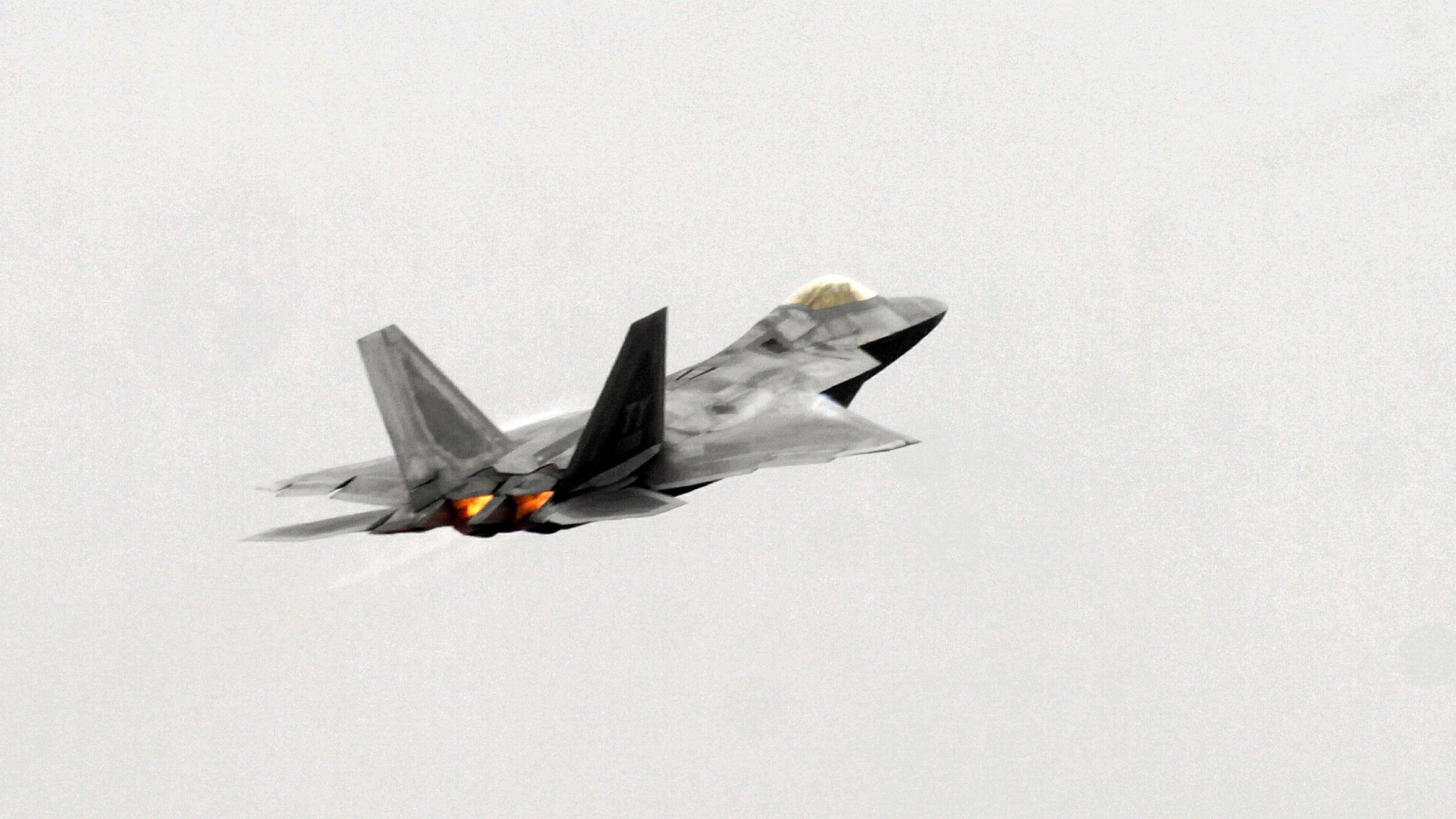 "Copertura saltata": così la Cina ha smascherato gli F-22 Usa in Israele