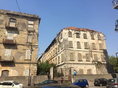 Nel centro di Torre Annunziata, "Pompei moderna" fatta di ruderi abitati 6