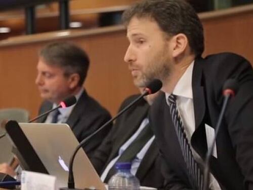 Casaleggio jr indottrina i neosindaci: "Parlate poco"