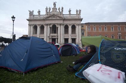 Notte in tenda a piazza San Giovanni 5