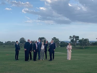 G7, i leader riuniti per la foto di gruppo 4