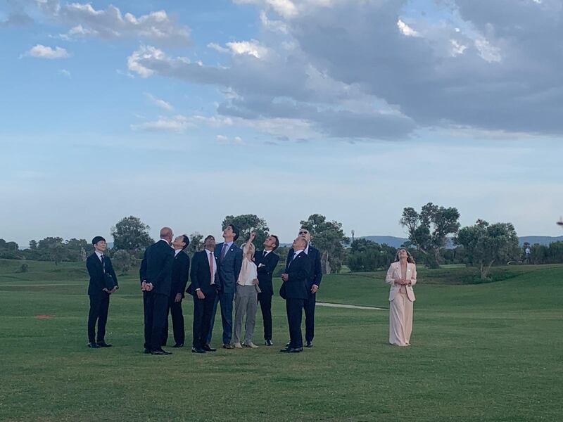 G7, i leader riuniti per la foto di gruppo 4