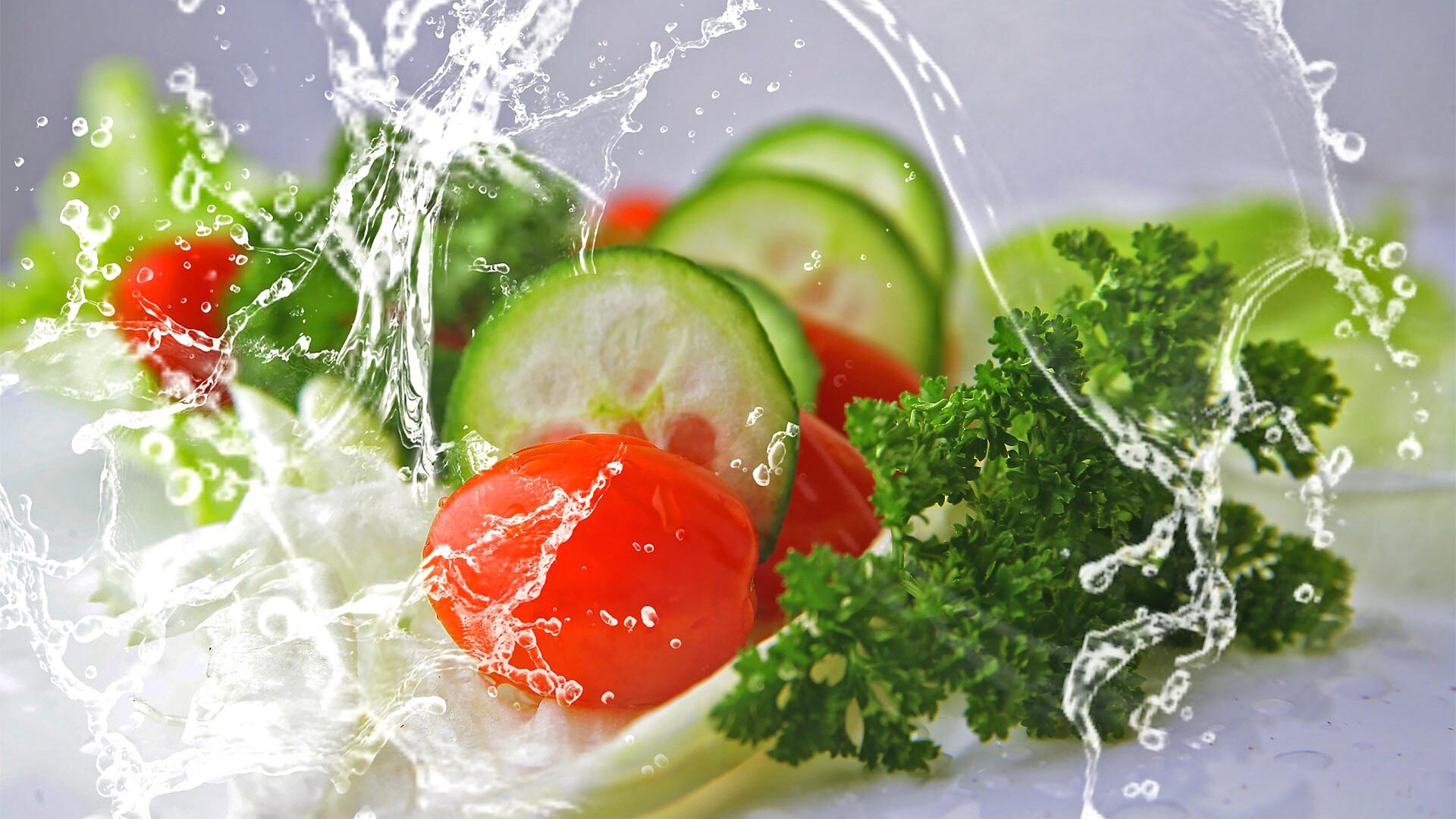 Il trucco per dimagrire? Condire bene l'insalata
