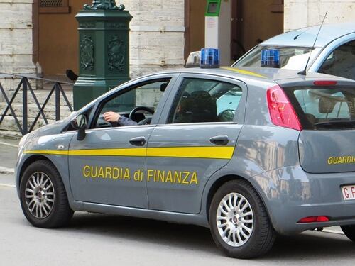 Fatture false e riciclaggio: l'operazione 'Succhi d'oro' smaschera la truffa all'Ue