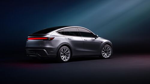Tesla Model Y 2025: guarda la gallery del nuovo modello 8