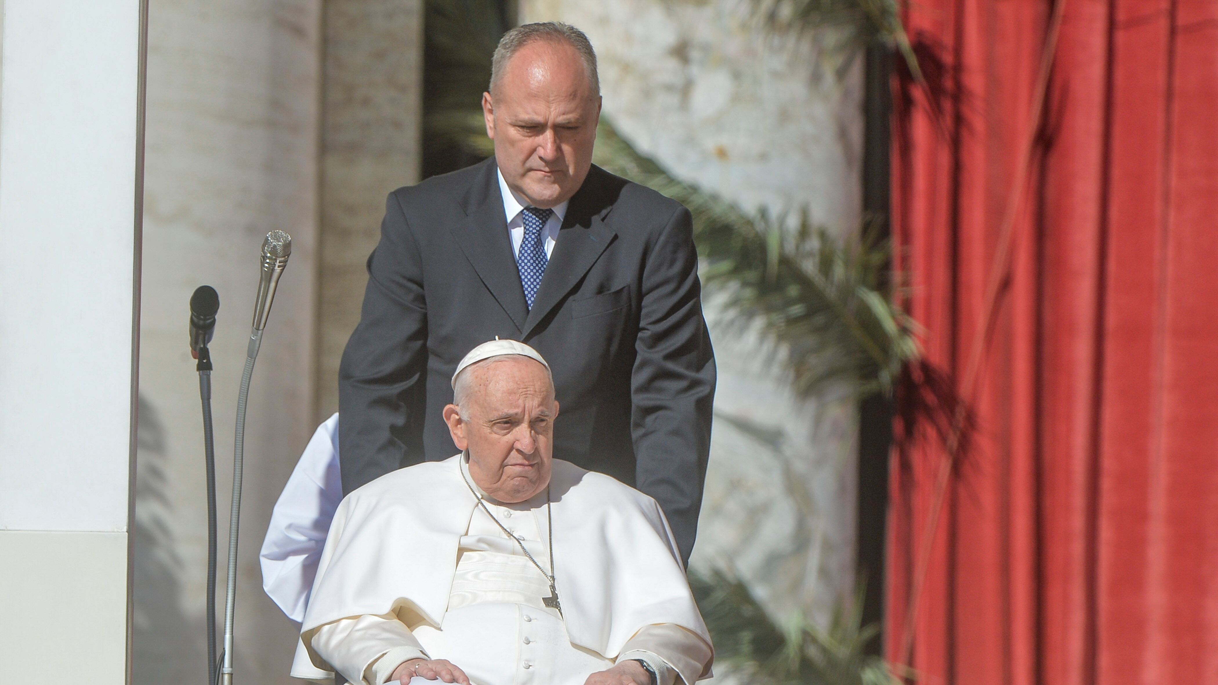 "Avevo perso conoscenza". Ecco la verità sulla malattia di papa Francesco