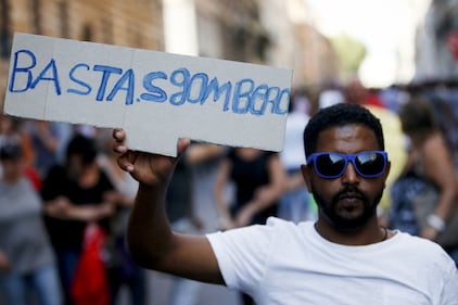 Roma, dopo lo sgombero i rifugiati di nuovo in piazza 6