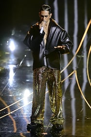 Sanremo 2024: ecco il look della finalissima del Festival di Mahmood 1