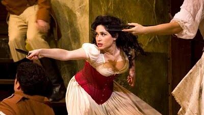 Carmen viva, Lucia lesbica e io Don Rodrigo