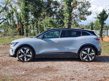 Renault Megane E-Tech Electric: guarda la gallery del crossover ibrido 9