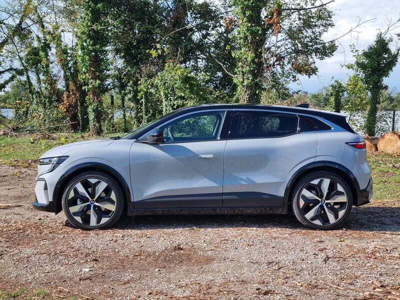 Renault Megane E-Tech Electric: guarda la gallery del crossover ibrido 9