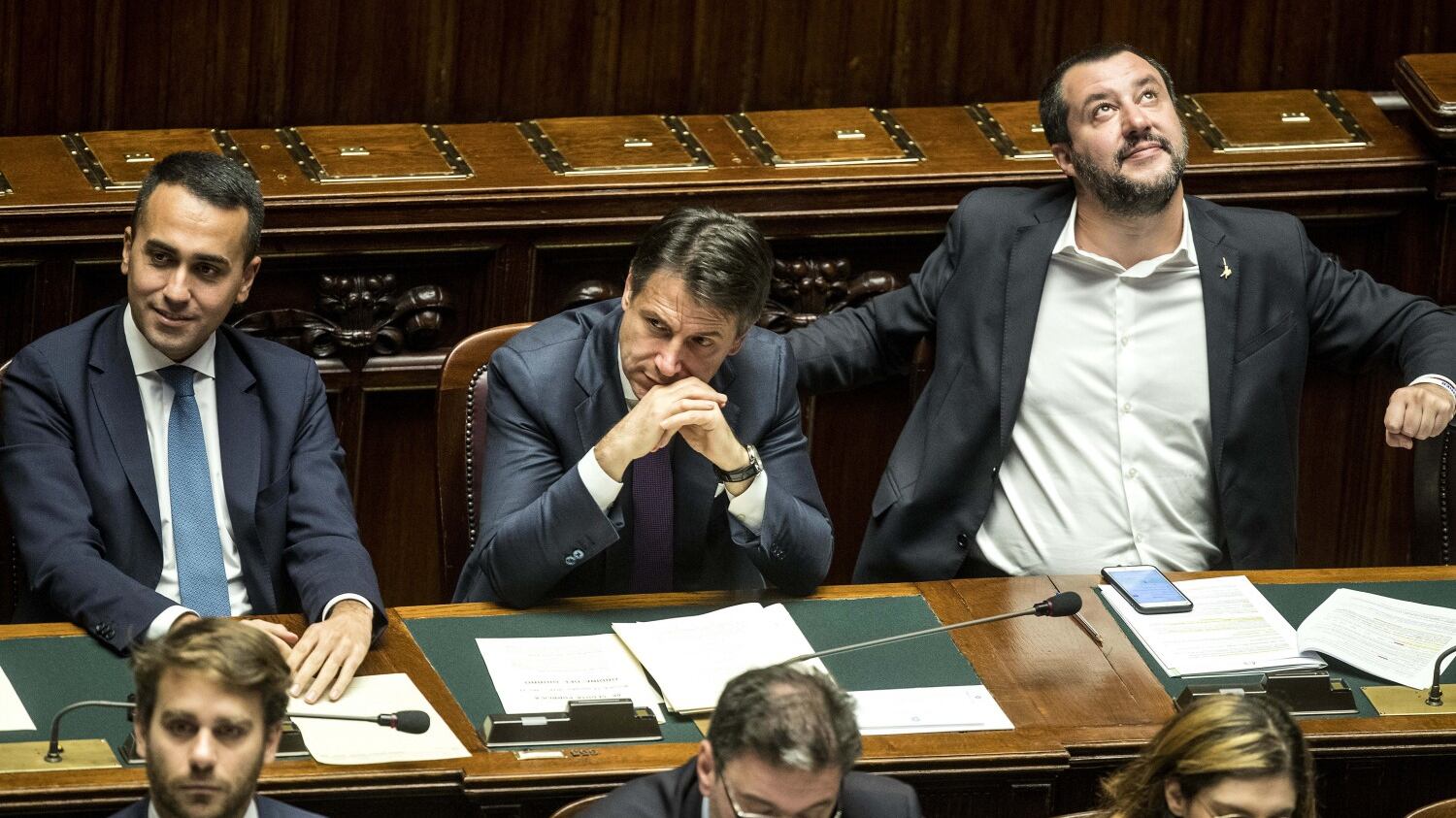 Strappo di Matteo, ora è crisi. Conte lo sfida: voto in Aula