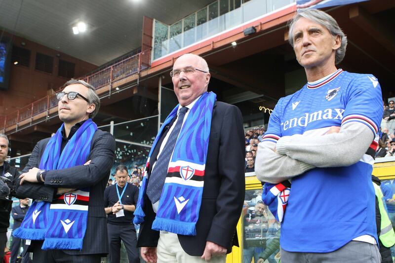 Il tributo da brividi a Eriksson: la standing ovation e gli striscioni per l'ex mister blucerchiato 9