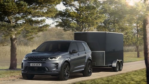 Land Rover Discovery Sport 2023, guarda tutte le foto 11