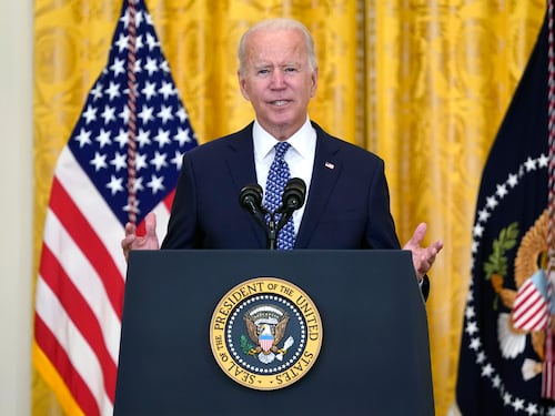 Schiaffo a Biden: arriva la causa dell'Arizona contro l’obbligo vaccinale