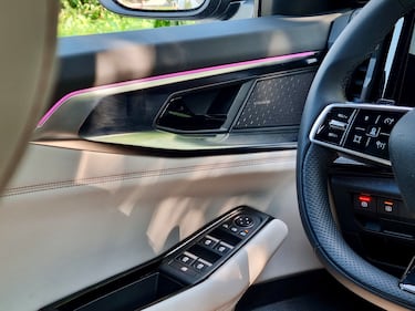 Renault Espace E-Tech: guarda la gallery del nuovo SUV sette posti  19