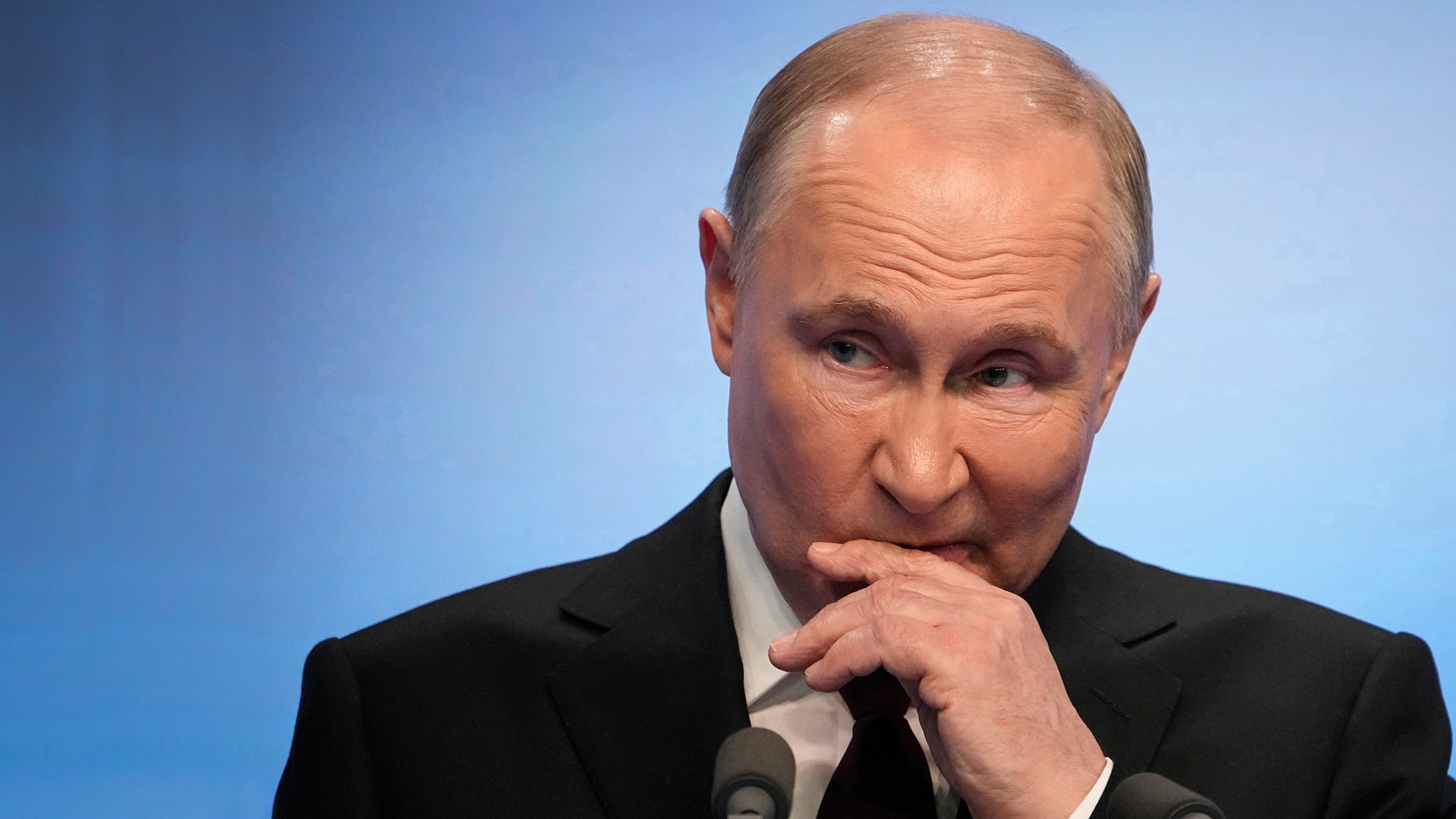 Europa e Usa accusano: "Putin leader illegittimo"