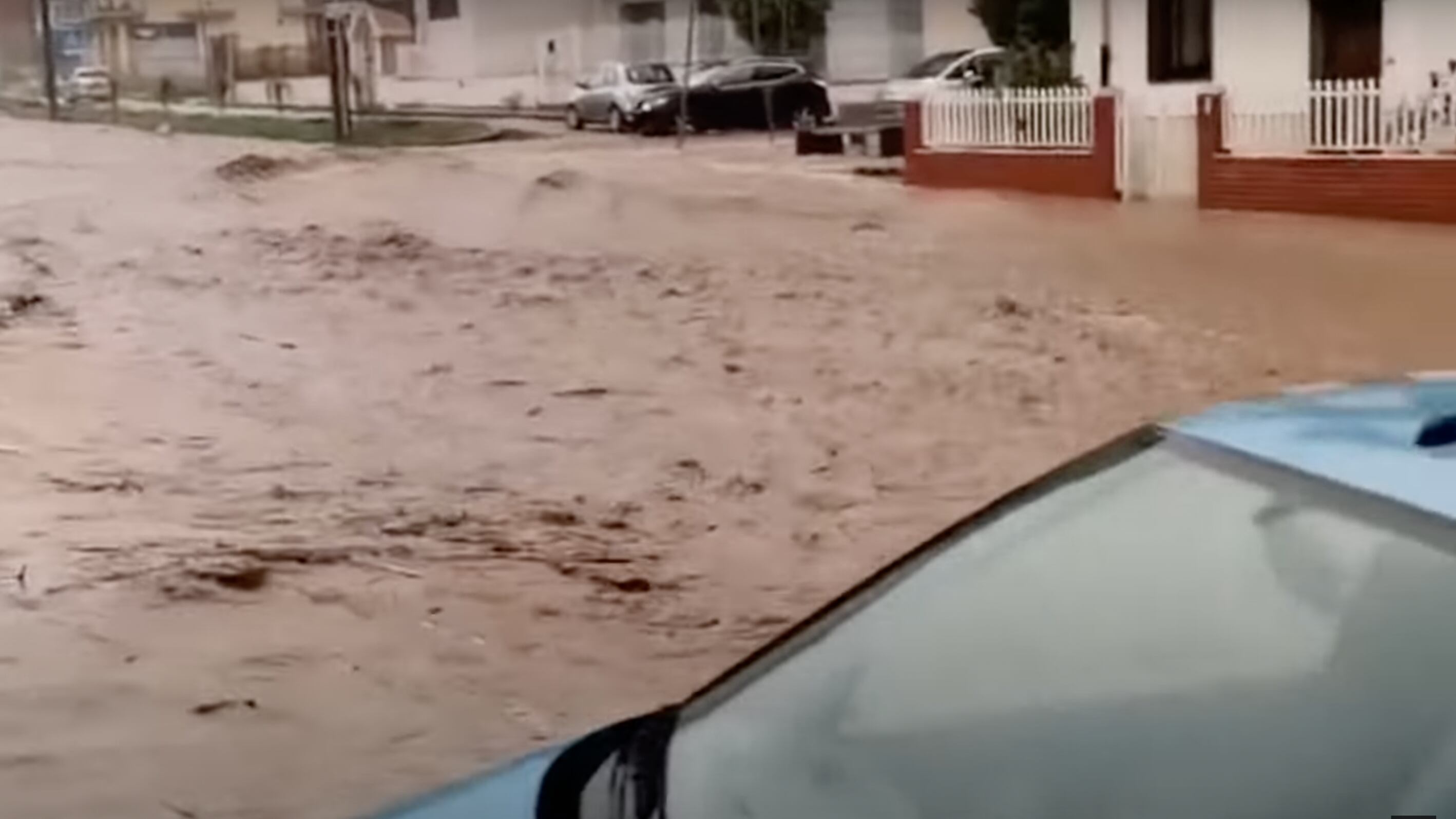 Allerta meteo per l'uragano Mediterraneo: dove colpisce