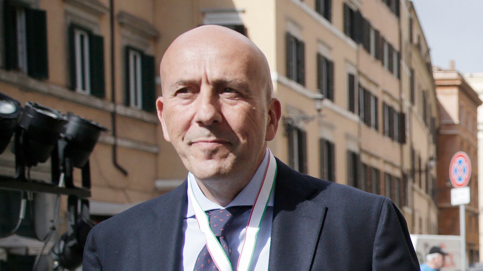 "Ormeggi abusivi a Nisida?”. Sergio Rastrelli incalza Roberto Fico