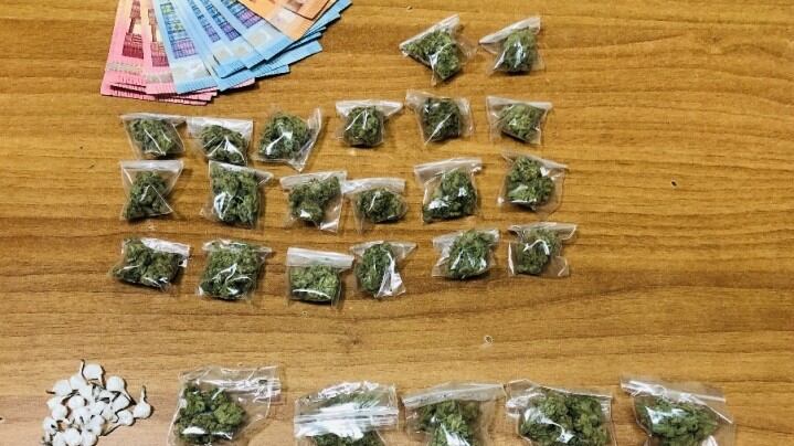 In strada con la droga, scatta doppia denuncia