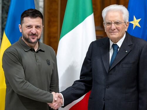 L'Italia rassicura Zelensky. "Il sostegno è costante"
