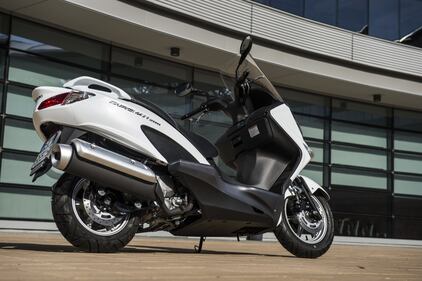 Suzuki Burgman 125-200 ABS 10