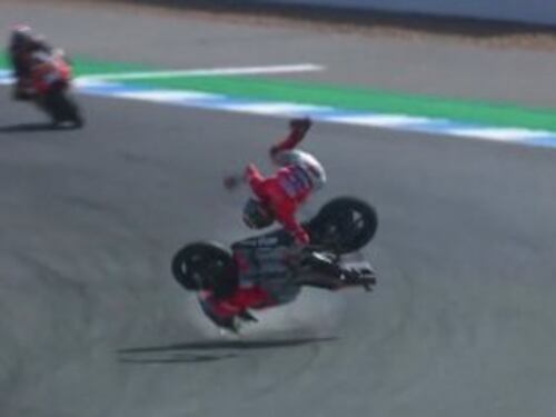 Moto Gp, Lorenzo che volo: tanta paura ma niente fratture