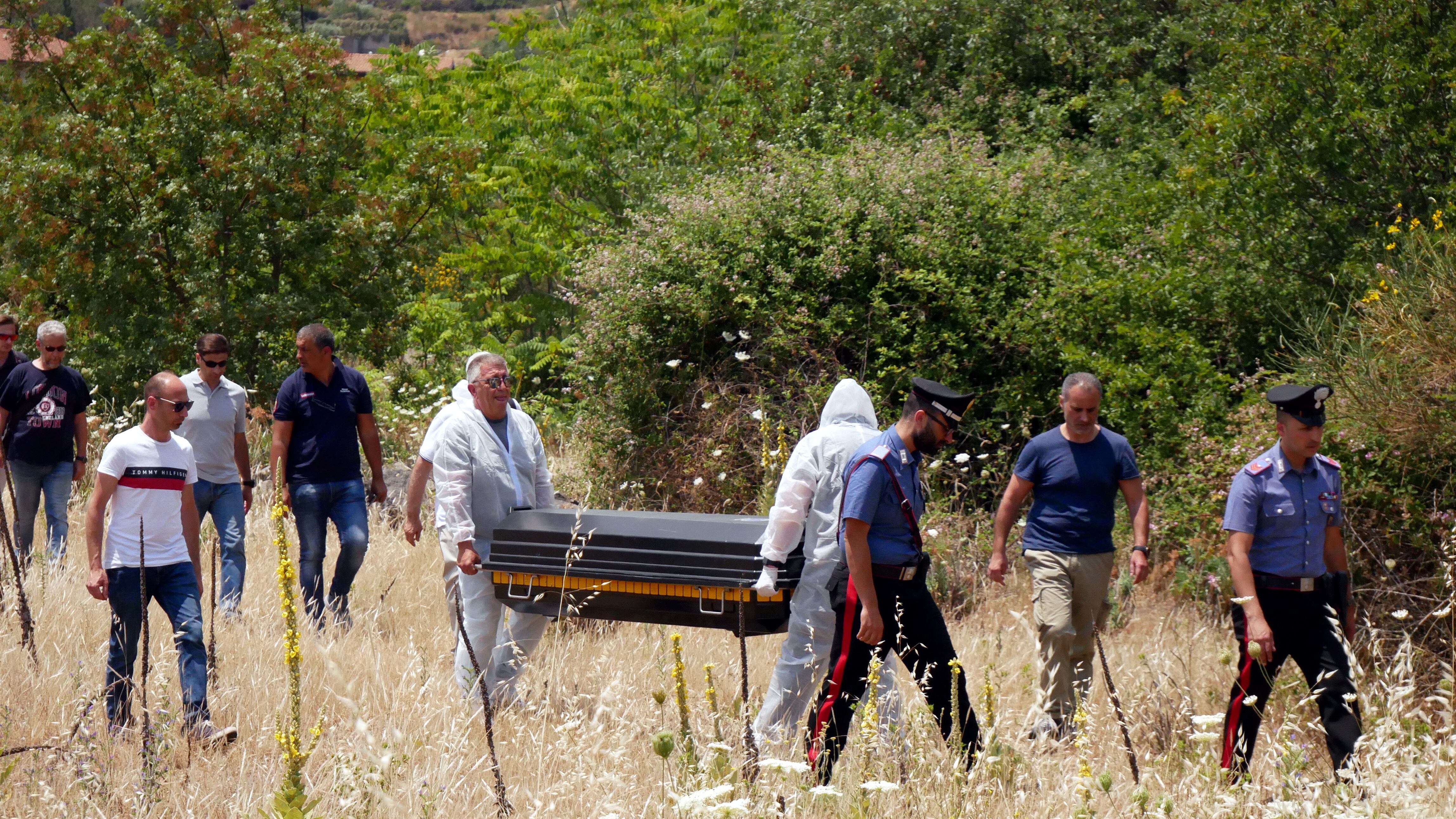 "Uccisa nel campo, con premeditazione". La verità della Procura sulla fine di Elena